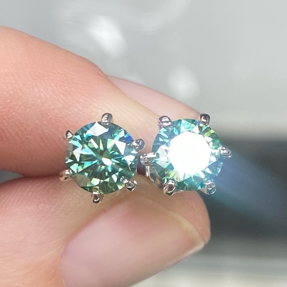 925 Sterling Silver 2 Carat Cyan Diamond Moissanite Stud Earrings - Picture 2 of 13